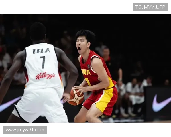 中国锋线核心状态全无 张博源从20分到仅2分 9分钟4犯下半场遭弃用 中国锋线核心状态全无 张博源从20分到仅2分 9分钟4犯下半场遭弃用